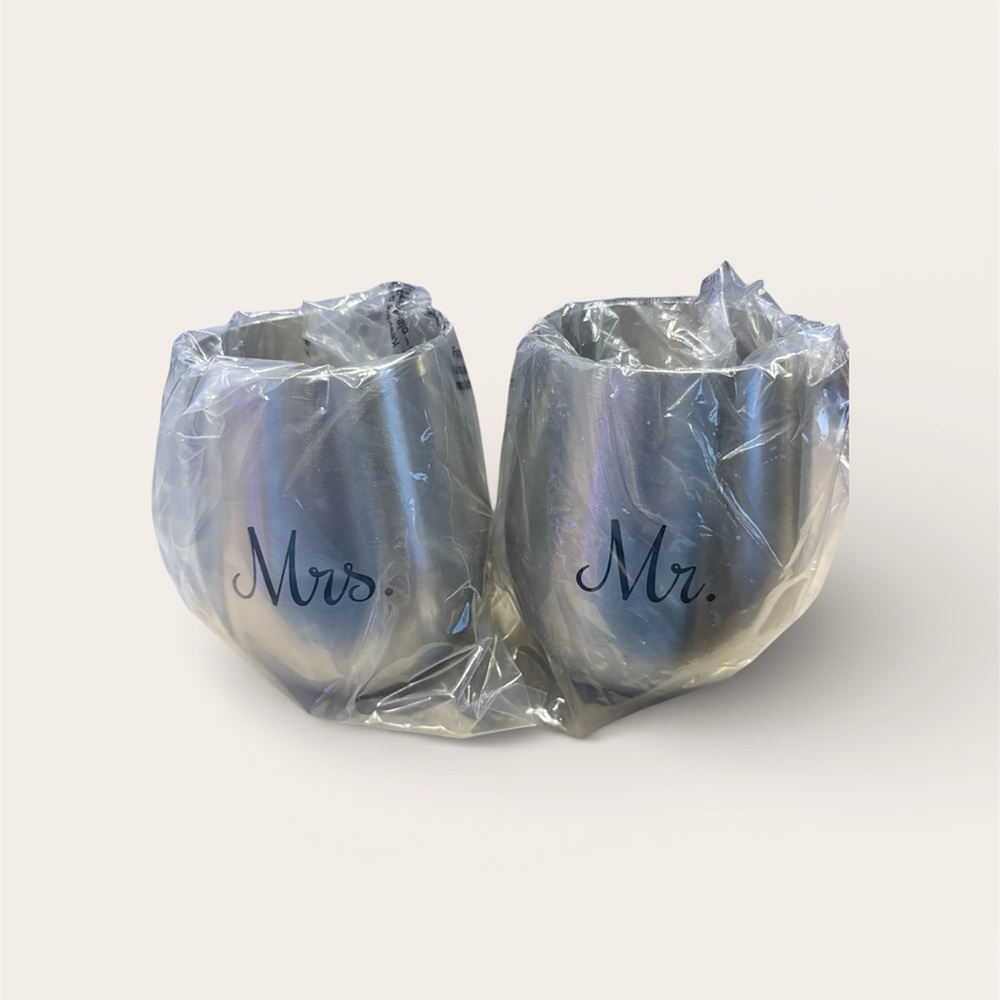 Chic Stainless Silver Mr. & Mrs. Party Tumblers